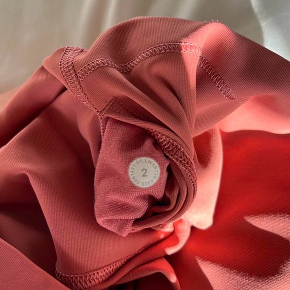 Lululemon Leggings Size 2 Pink Rose 28 inch Inseam - Picture 4 of 4
